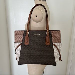 Michael Kors Signature Voyageur East West Large Tote | Vegan Leather